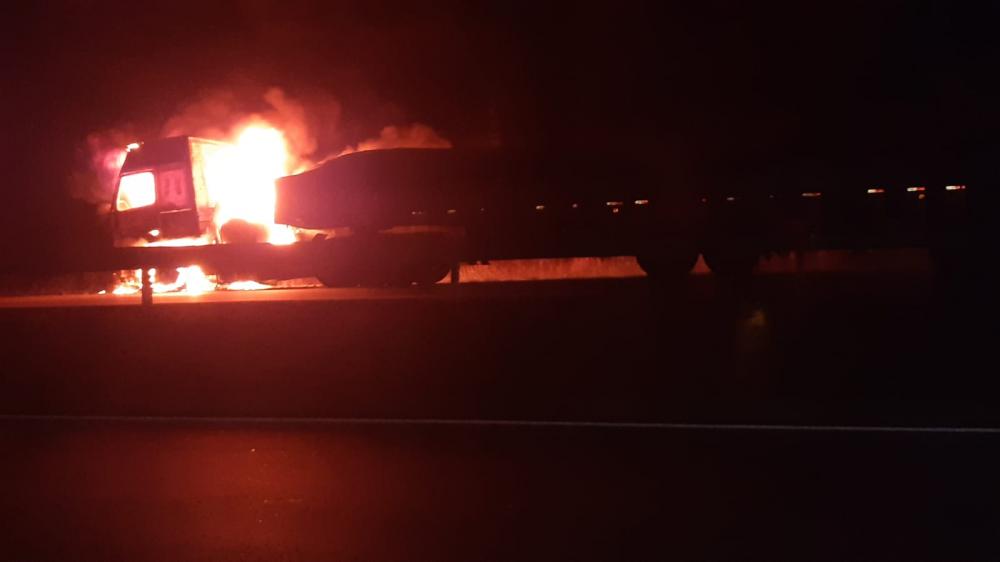 Carreta pega fogo na BR-16