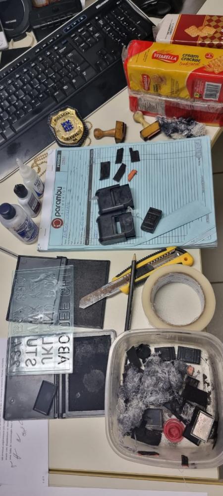 Decarga apreende 12.000 pacotes de biscoito com validade adulterada