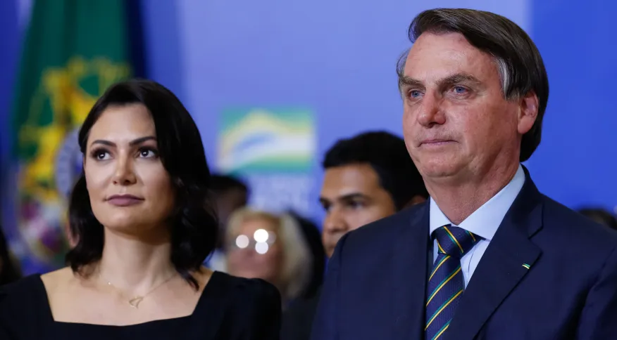 Bolsonaro ameaça romper com o PL em caso de candidatura de Michele a presidência