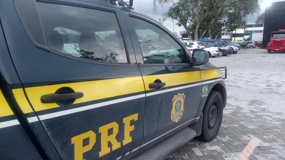 PRF apreende meia tonelada de maconha e 21kg de cocaína na BR-116 de Feira