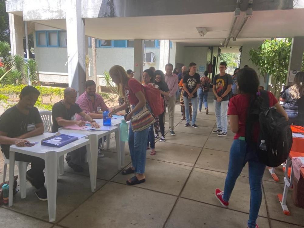 Eleição para Reitoria da UEFS prossegue até 5 de abril