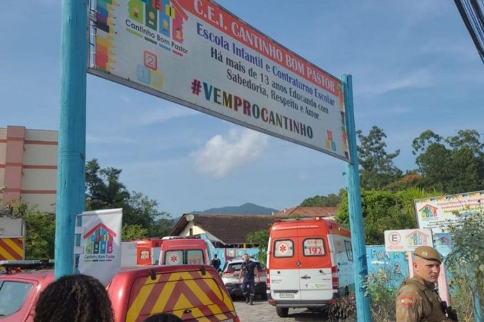 Quatro crianças são mortas em ataque a creche em Blumenau