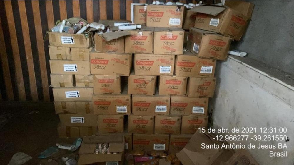 Decarga prende comerciante com carga de óleo roubada