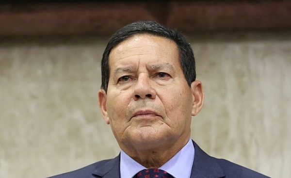 Não vejo razão para CPI do 8 de janeiro ouvir Bolsonaro, diz Mourão