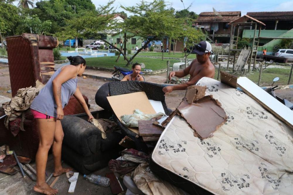 Jerônimo Rodrigues sobrevoa municípios baianos afetados pela chuva