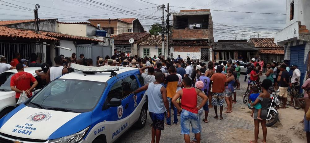 Dois homens executados na rua nova em Feira
