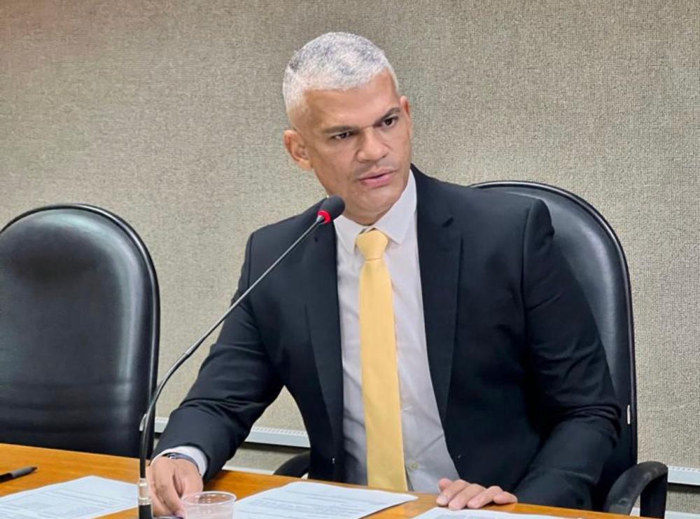 Após denúncias de agressões praticadas por PMs em Micareta de Feira, Pablo Roberto pede providências ao governo