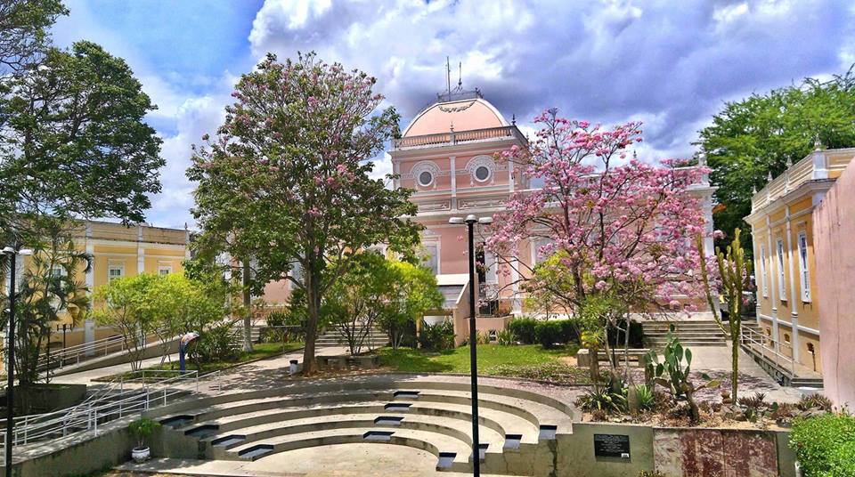 Cuca realiza mostra coletiva de arte e “Conexão”