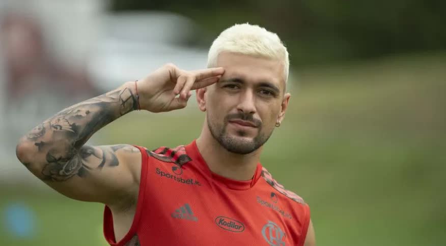 Arrascaeta volta ao Flamengo em jogo da Libertadores, na Argentina