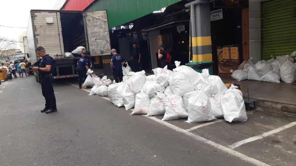 Produtos apreendidos em mega operação no Feiraguay podem ser doados para pessoas em situação de vulnerabilidade 