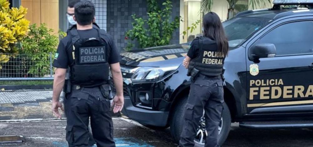 Polícia Federal cumpre mandados em combate ao tráfico de drogas em Feira