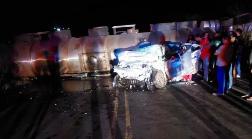 Cinco estudantes da UEFS, em Feira de Santana, morrem em acidente na BR-242