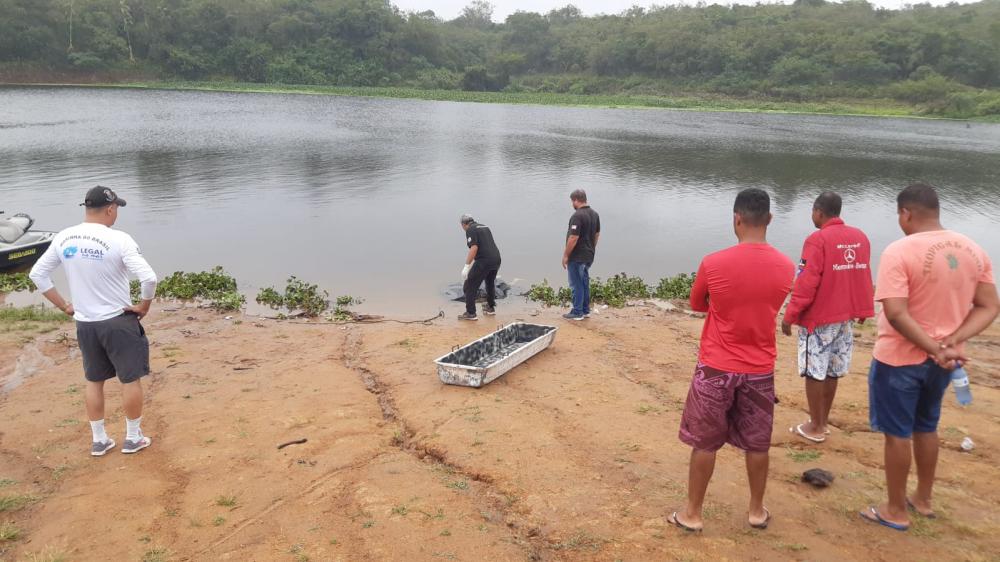 Corpo de jovem é encontrado pela Marinha cerca de 1 km do local do naufrágio