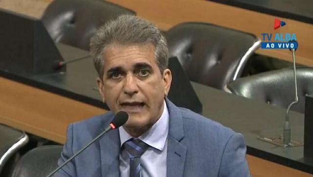 Deputado Robinson Almeida reclama das condições da BR 324 e cobra Via Bahia: “Tem que trabalhar”