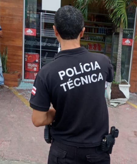 Homem é morto a tiros dentro de casa de carne em Santo Estevão