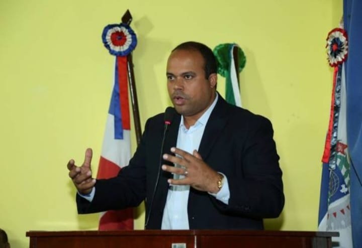 Após decisão do TCM, Ministério Público vai investigar contratos do ex-prefeito Flaviano Bomfim