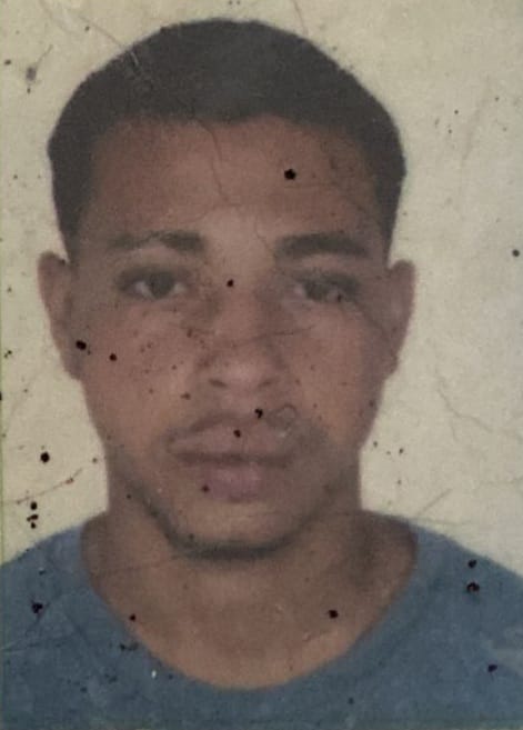 Corpo de jovem é encontrado enterrado em cova rasa em Humildes