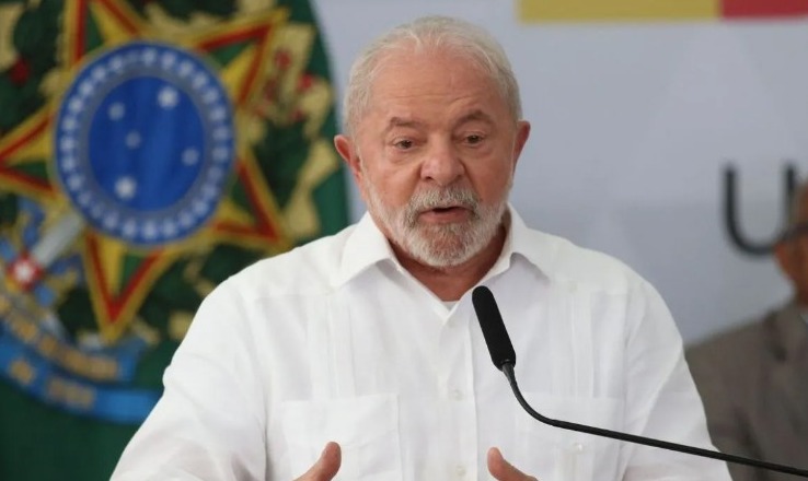 Lula deixa a Bahia após curtir recesso de Corpus Christi