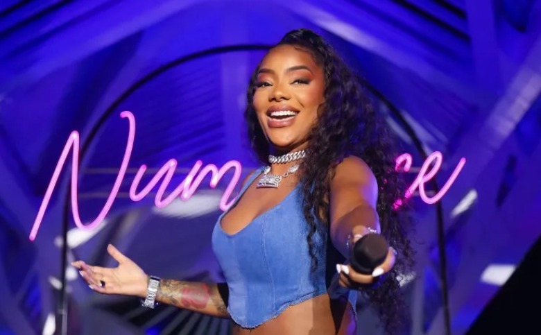 Após feat internacional, Ludmilla desabafa sobre falta de apoio de brasileiros