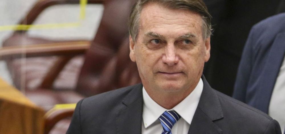 Defesa de Bolsonaro se omite sobre desinformação contra urnas a embaixadores