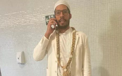 Advogado é barrado em tribunal por usar trajes do candomblé