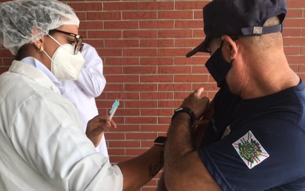  1°BEIC realiza mais uma etapa da vacinação contra a covid-19 para profissionais de segurança. 