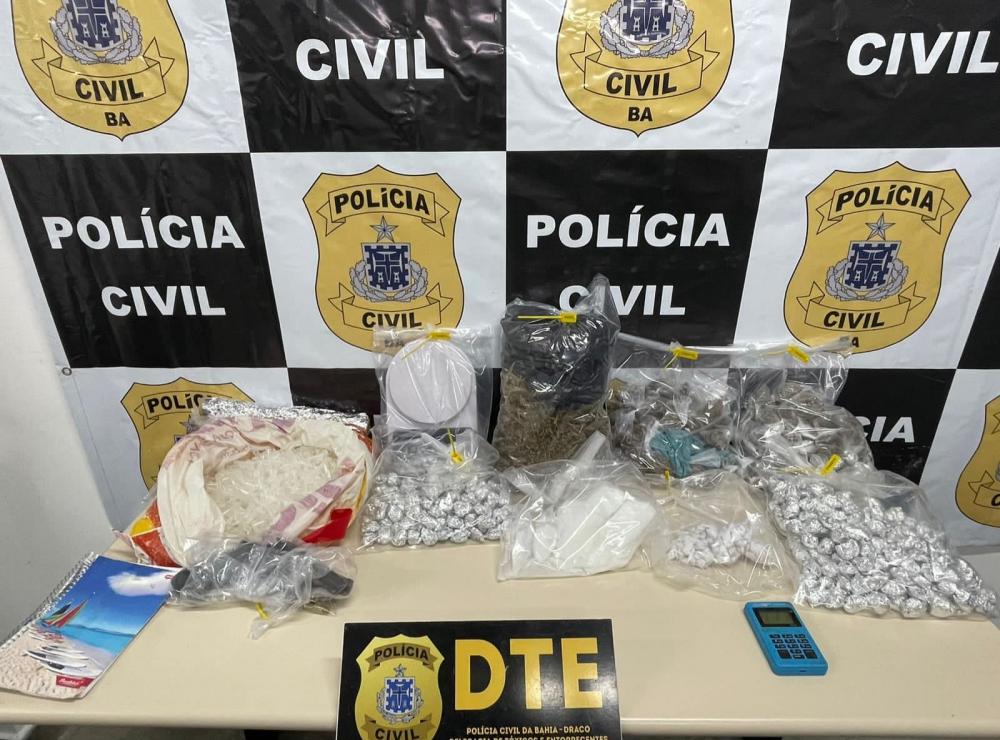 Polícia Civil prende casal de traficantes com 500 porções de maconha no George.