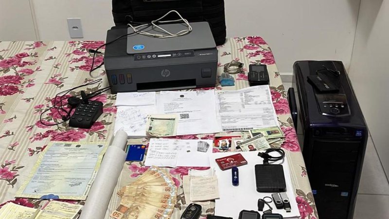 Polícia Federal realiza operação contra falsificação de documentos e estelionato no interior da Bahia