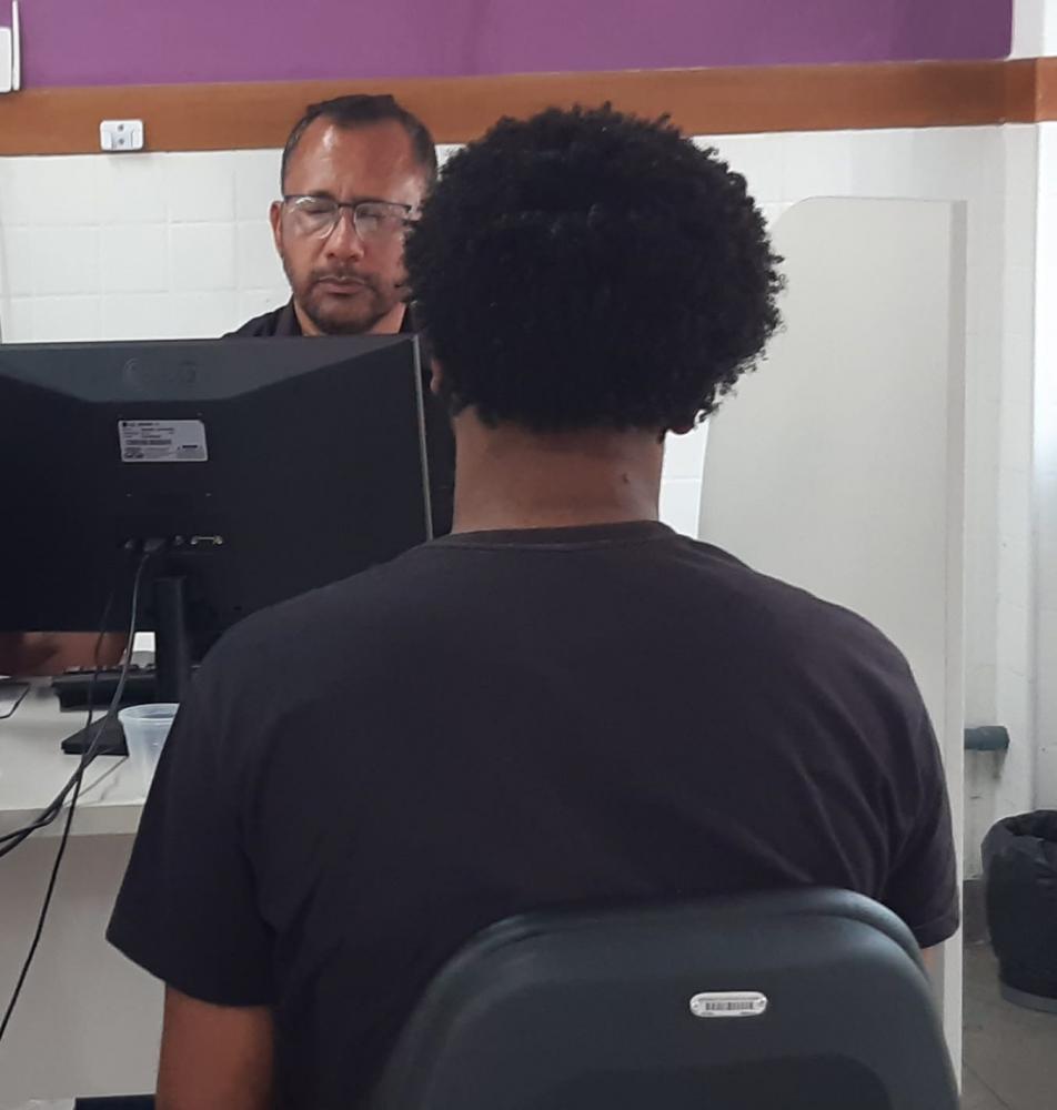 Vítima de tiro no Bando Anunciador de Sant'Ana presta esclarecimentos no Complexo de Delegacias