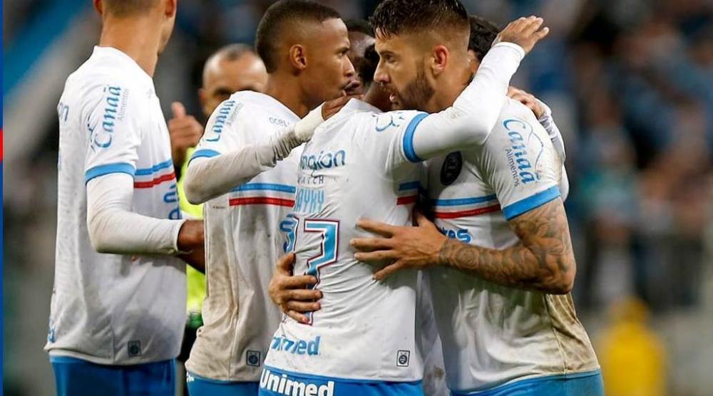 Bahia faz grande partida contra o Grêmio, empata no tempo normal e perde a classificação nos pênaltis