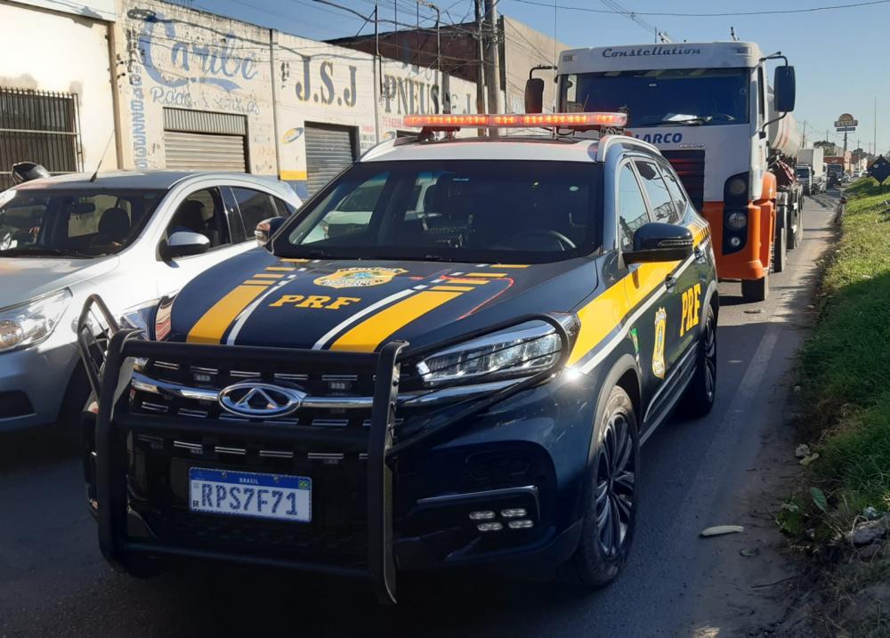 Deficiente físico morre atropelado por carreta no Anel de Contorno