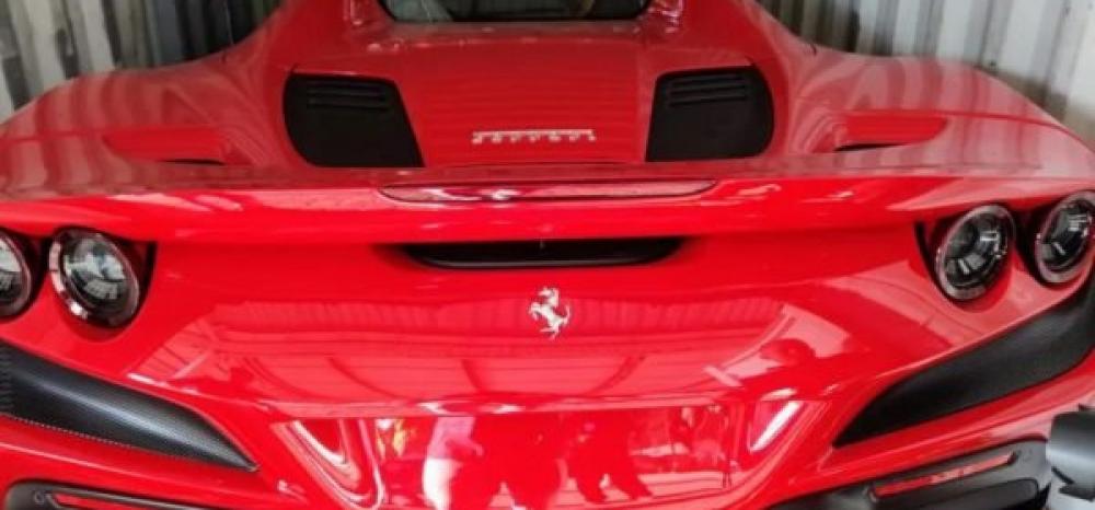 Receita Federal apreende Ferrari avaliada em R$ 1,6 milhão