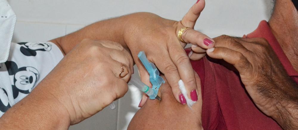 Sábado tem vacinação para pessoas com síndrome de Down e transplantados