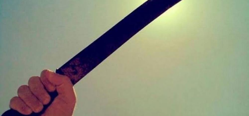 Homem invade casas para tentar matar a filha de 15 anos que o denunciou por abuso sexual