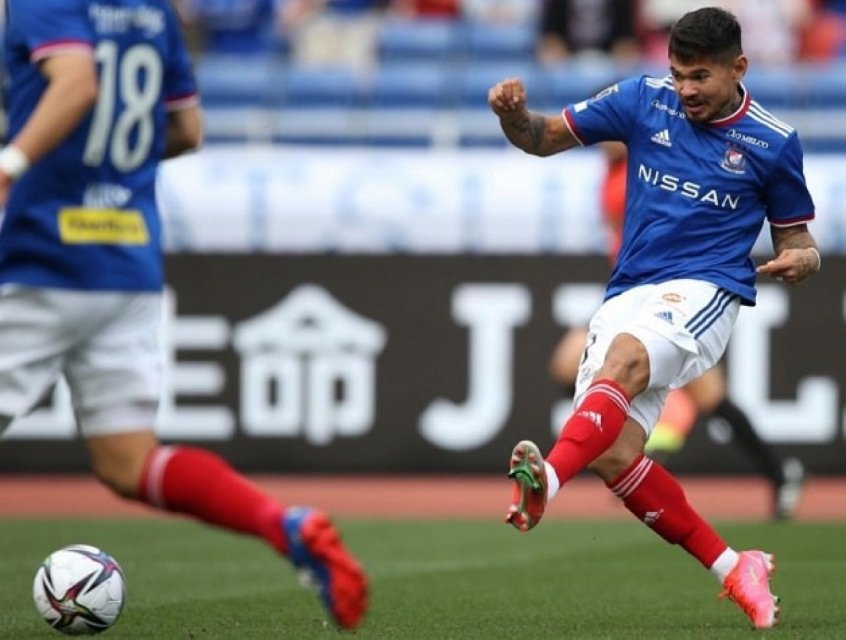 Bahia recebeu R$ 1,6 milhão por ida de Léo Ceará ao Yokohama Marinos