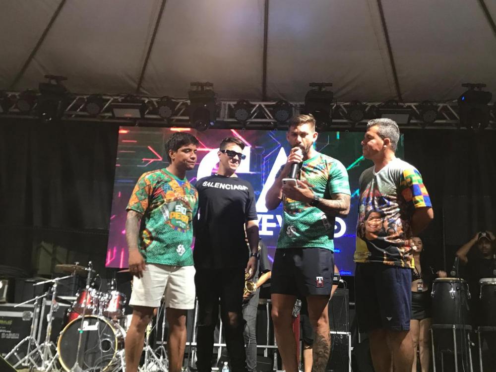 Vereador usa força política de Zé Ronaldo e realiza o maior bay bay São Pedro do Viveiros