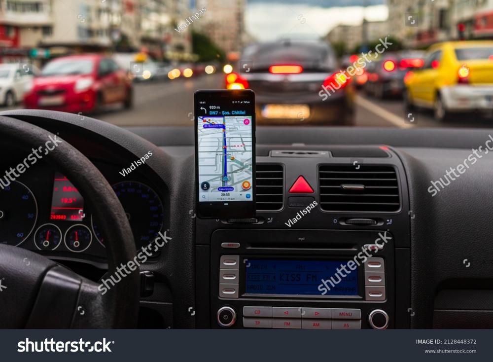 Moraes não reconhece vínculo trabalhista de motorista de aplicativo