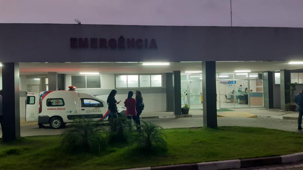 Ambulância de Andaraí capota em Amélia Rodrigues: Três ficam feridos