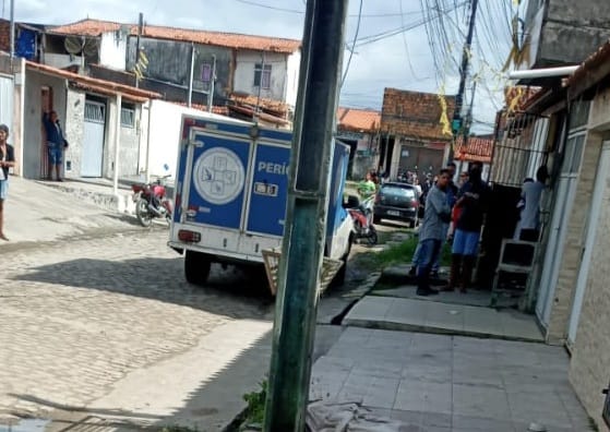Corpo de homem é encontrado amarrado no bairro Mangabeira em Feira de Santana