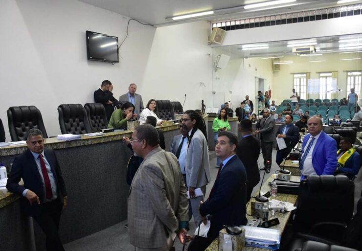 Compromisso da Câmara é manter harmonia com independência, afirma Eremita