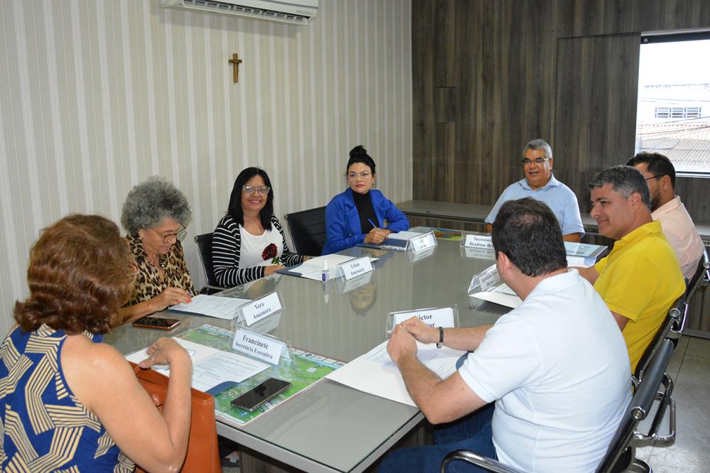 Gestores de Petrolina visitam Feira de Santana para conhecer ações de assistência social