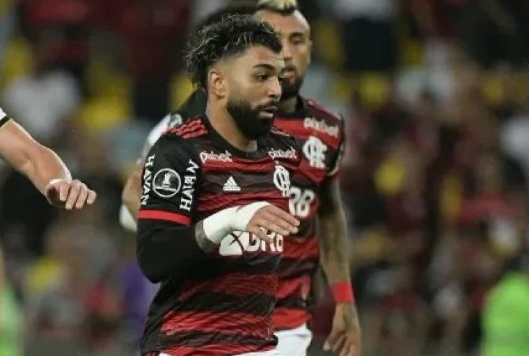 Conmebol abre processo contra o Flamengo por causa do gramado do Maracanã