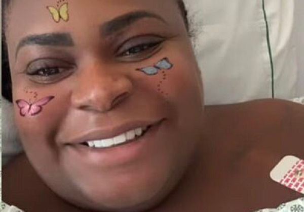 Diretamente da cama de hospital, Jojo Todynho manda recado para jornalista