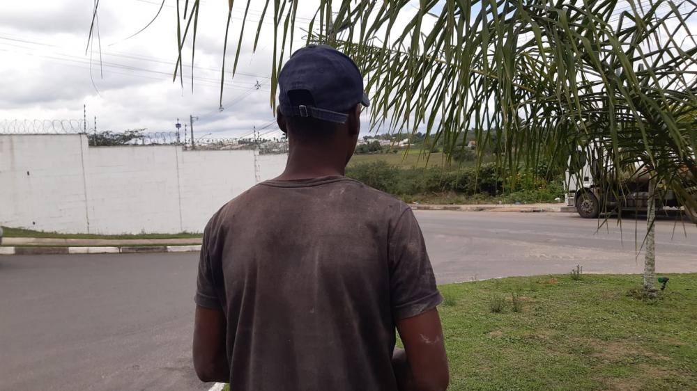 Pedreiro abandona imóvel onde morava após abordagem policial 