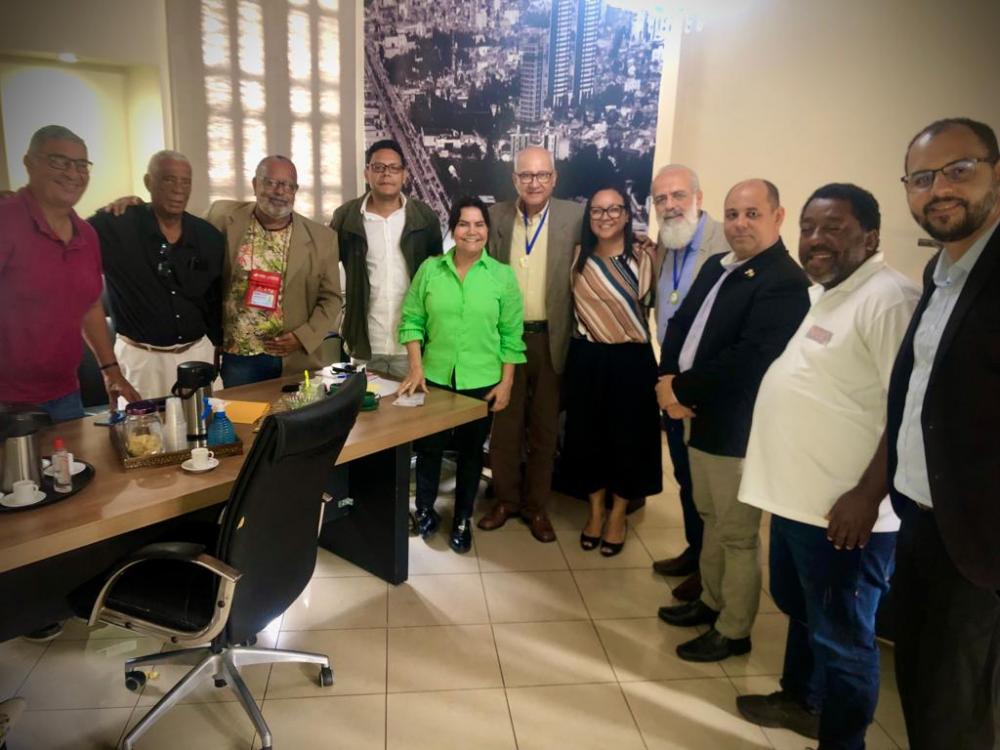 Presidente da Câmara Municipal de Feira de Santana, Eremita Mota, recebe visita da diretoria da Associação Bahiana de Imprensa