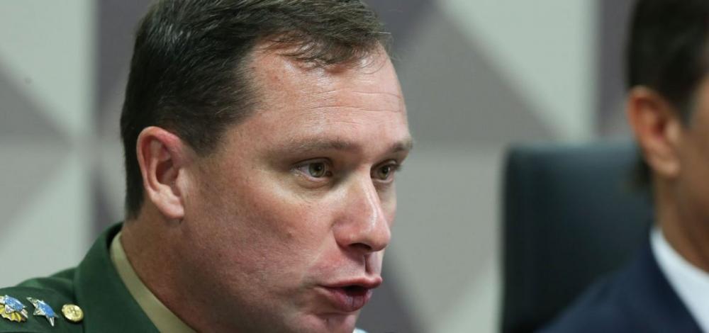 Confissão de Mauro Cid vai exigir da PF confisco do passaporte de Bolsonaro