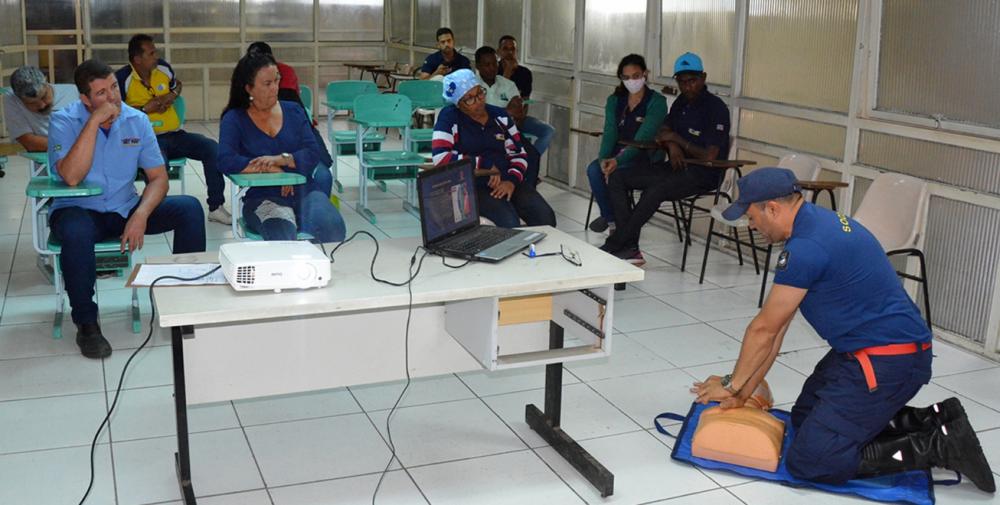 Permissionários do Mercado de Arte Popular participam de treinamento de primeiros socorros