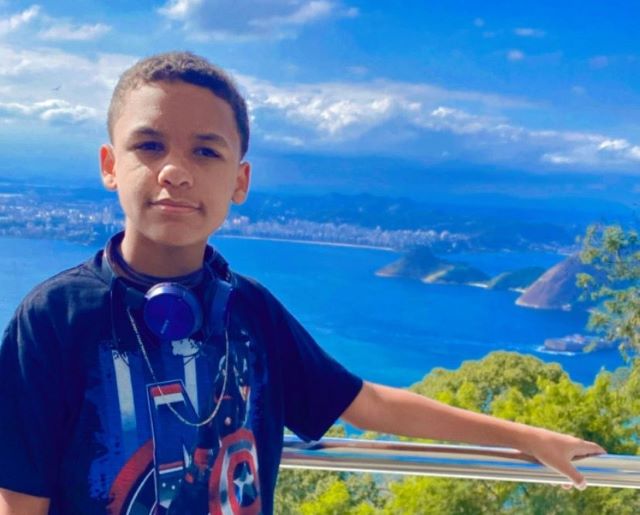 Garoto de Feira de Santana vence a disputa do quadro ‘Pequenos Gênios‘ do Caldeirão do Hulk