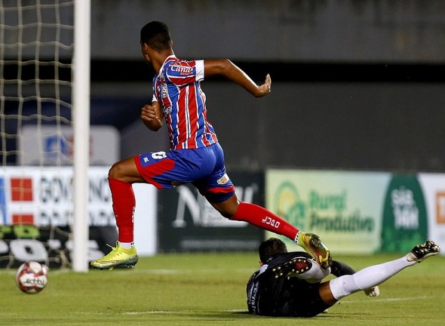 Bahia vence o Jacuipense e vai às semifinais do Campeonato Baiano