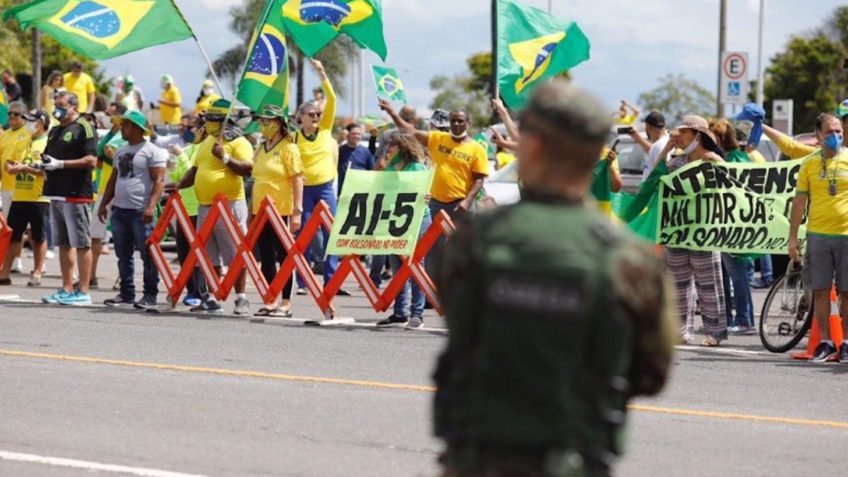 Projeto de Lula contra golpistas esquece pena de até 40 anos e fica à espera de correção